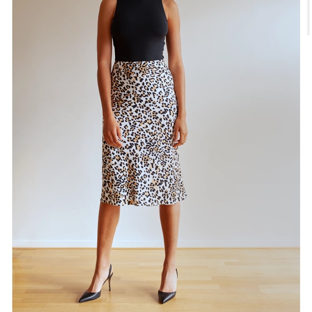 NWOT. Aritzia cheetah / leopard print midi skirt 🐆